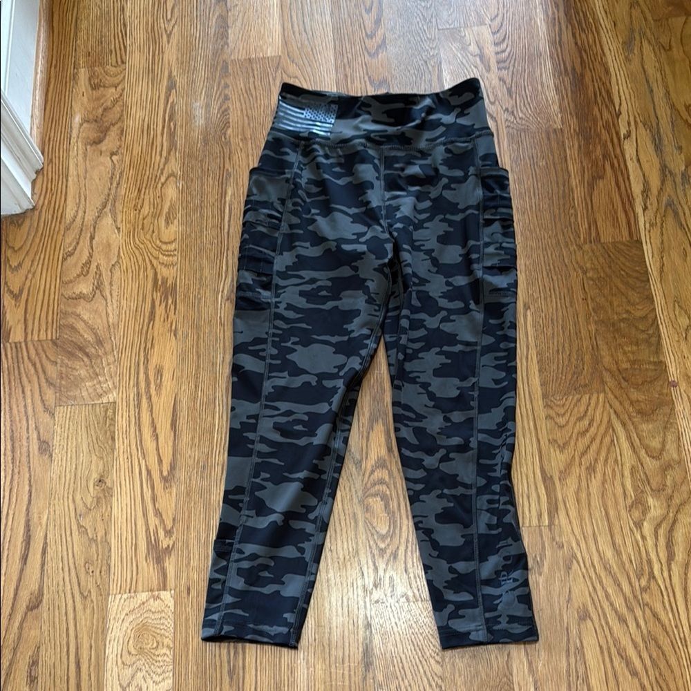 Women’s Grunt Style Camouflage Leggings with flag detail